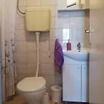 5827b