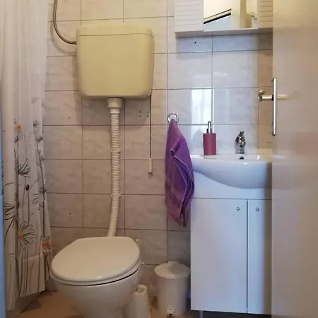 5827b